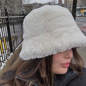 WINTER BUCKET HAT❤️